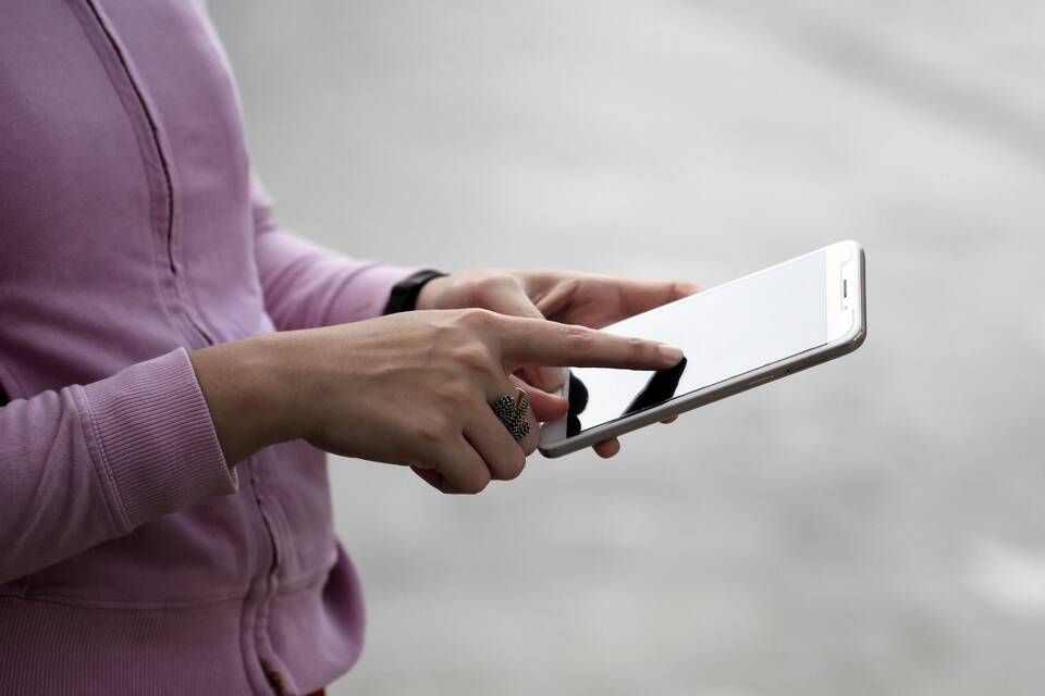 Как настроить отображение уведомлений вверху экрана на iPhone