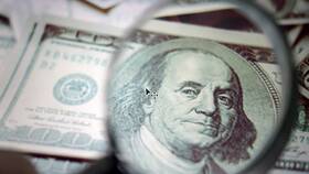 Почему банки продают доллары старого образца в Живика